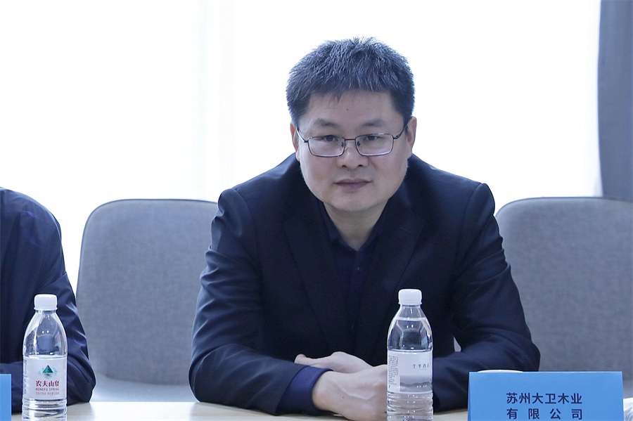 必一(中国)地板董事长蒋卫